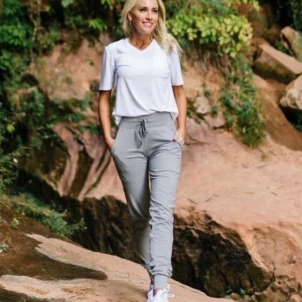 ZYIA Activewear Grey Ascend Joggers style #1495 size small‎